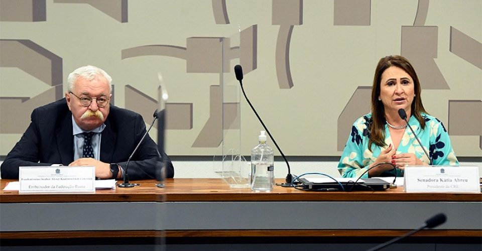 O embaixador da Rússia no Brasil, Alexey Kazimirovitch Labetskiy, falou na CRE, presidida pela senadora Kátia Abreu (PP-TO) - Foto: Agência Senado