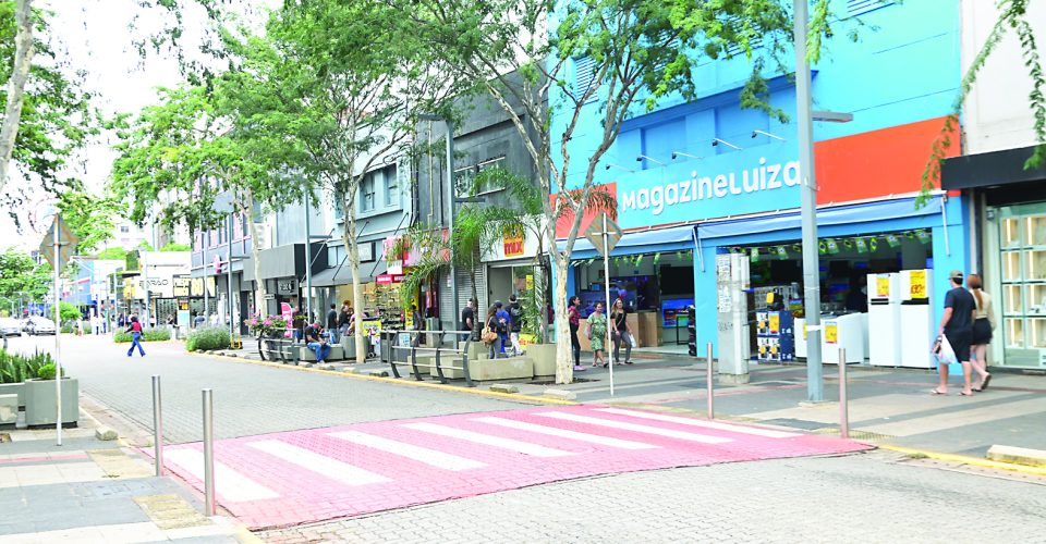 Lojas de rua e
shopping centers
estarão expressamente
proibidos, segundo CD - Foto: Nilson Figueiredo