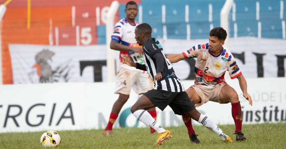 Fernandinho em ação contra a Serc. Foto:@eduardofotoms