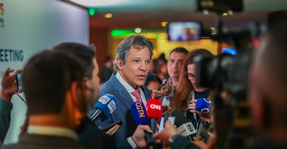 Haddad falou a jornalistas após abertura de encontro do Banco do Brics, no Rio. Foto: MFaz/divulgação