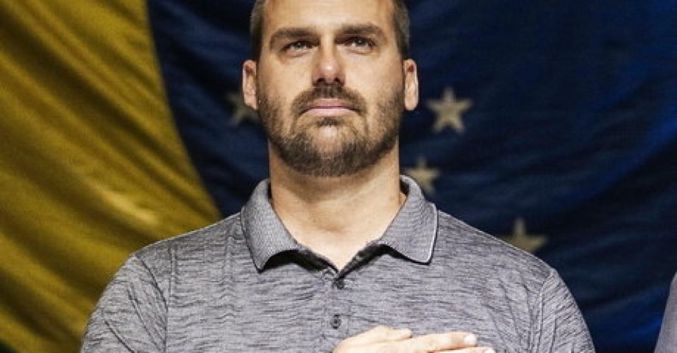 Eduardo Bolsonaro para embaixada dos EUA