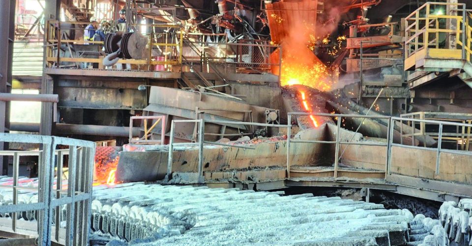 Siderúrgica durante produção de ferro-gusa, produto exportado de Mato Grosso do Sul - Foto: Reprodução