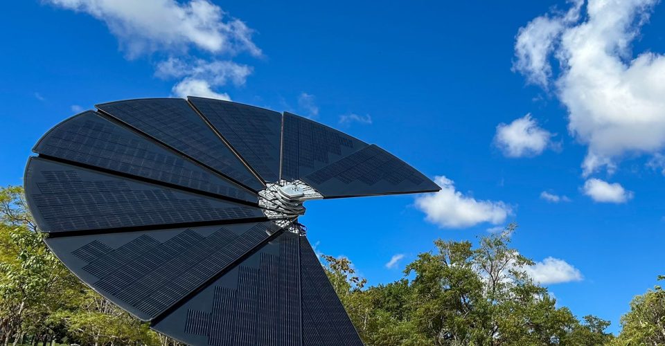 estrutura metálica que reúne design e tecnologia sustentável (Foto: Keyla Santos)