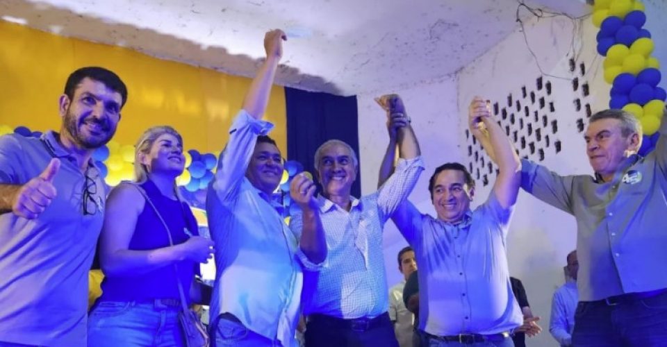 Luiz Antônio Pardal (à esquerda de Reinaldo) entra na disputa pela indicação no PSDB (Foto: Divulgação)