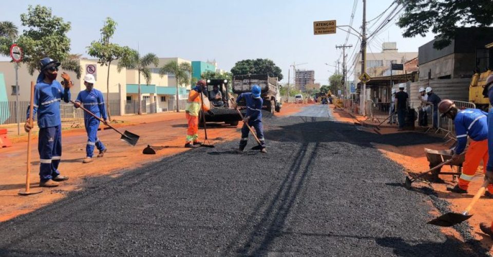 Obras de drenagem interditam mais dois cruzamentos no centro da Capital