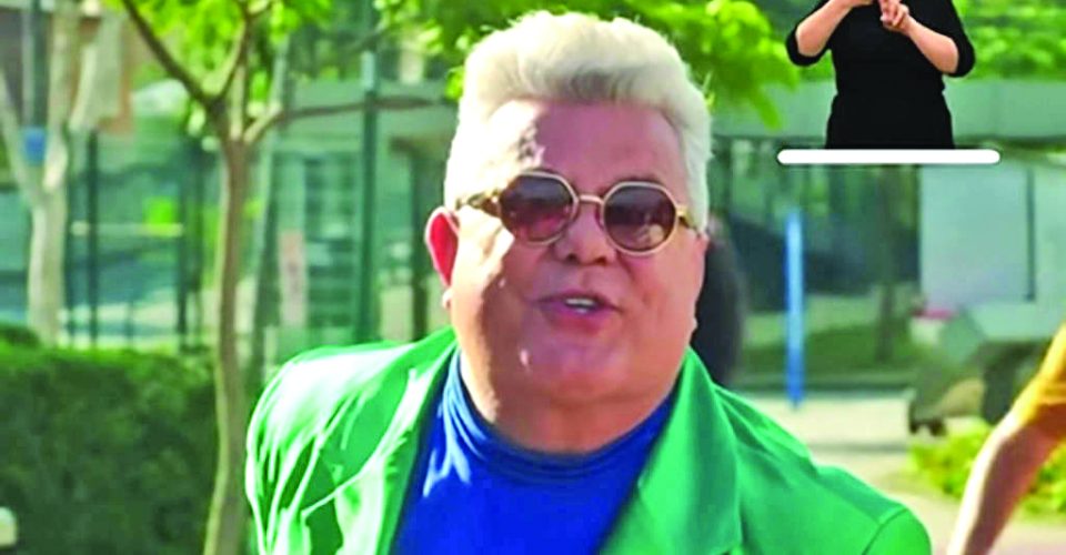 O carnavalesco Milton Cunha, em vídeo de propaganda do governo federal - Foto; Reprodução