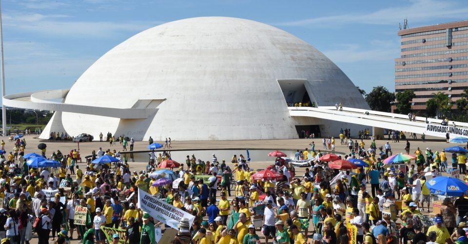 manifestação em Brasília quebradeira