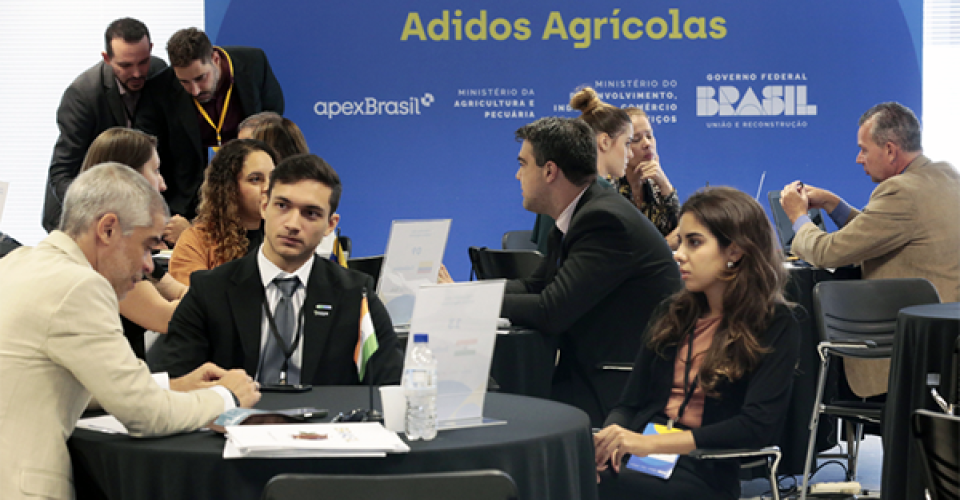 Adidos agrícolas têm reunião nacional