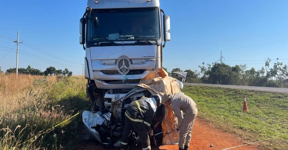 maracaju-colisao-frontal-entre-veiculo-gol-e-carreta-na-rodovia-ms-157-resulta-em-morte-de-casal-206452-1-1688235770