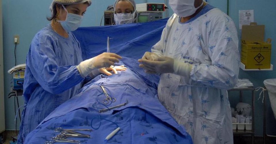 procedimento cirúrgico