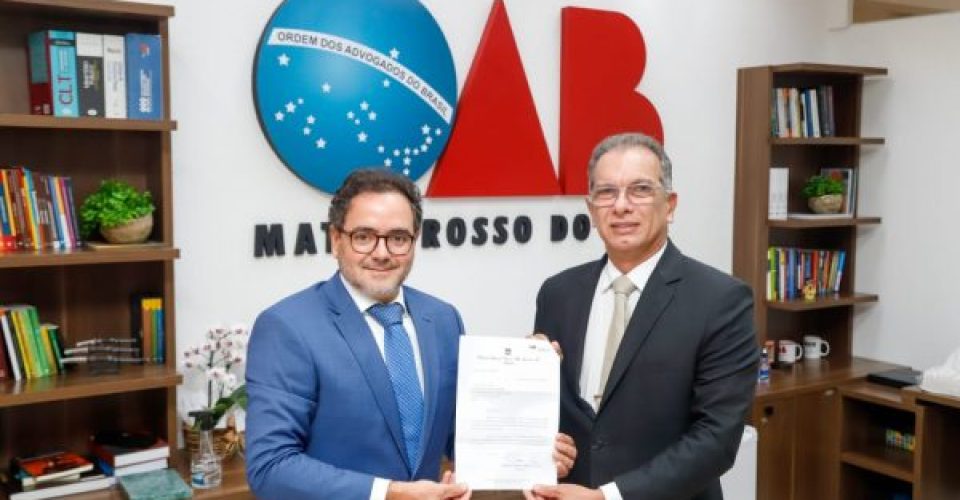 presidente da Ordem dos Advogados do Brasil Seccional MS,Bitto Pereira e desembargador Carlos Eduardo Contar - Foto: Gerson Walber