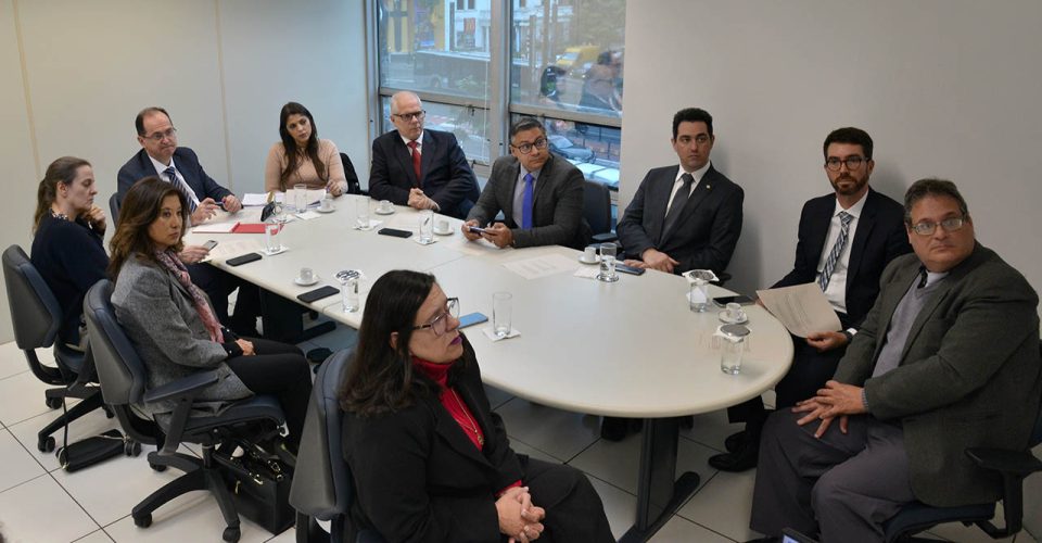 Audiência realizada no Gabinete da Conciliação do TRF3 (Fotos: Acom/TRF3)