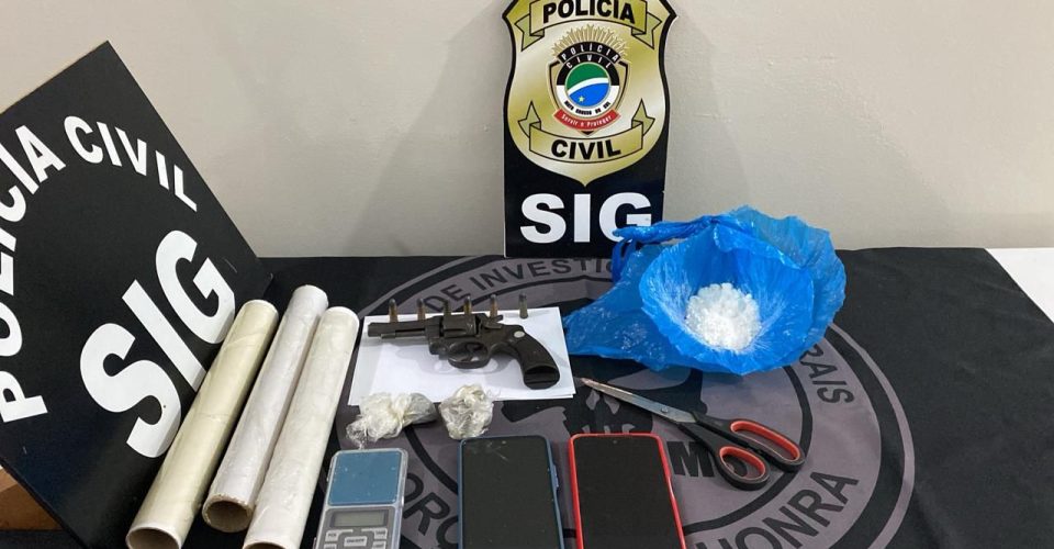 os policiais apreenderam 46g de haxixe e petrechos para preparar os entorpecentes para venda (Foto: Divulgação/ PCMS)