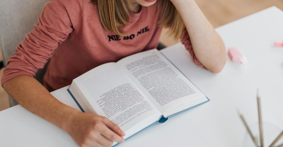 pexels-karola-g-5877580