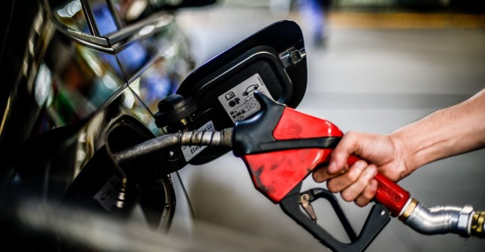 posto de combustivel gasolina diesel pec icms economia bomba