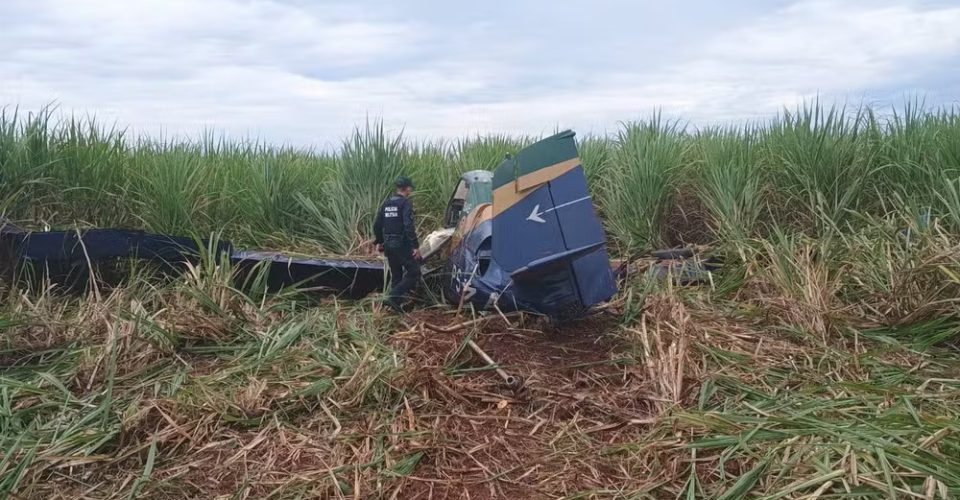 Avião agrícola caiu enquanto realizava pulverização em Nova Andradina; piloto não resistiu - Foto: Divulgação