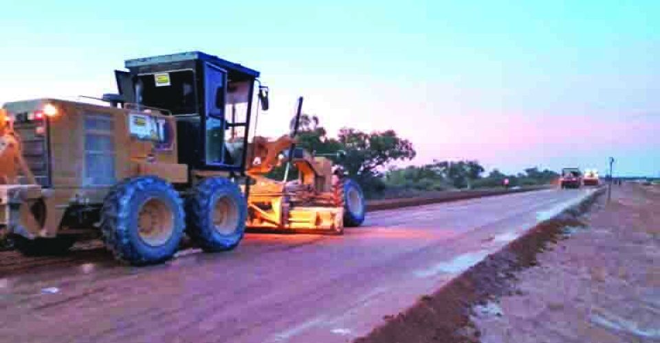 O canteiro de obras reúne cerca de 180 trabalhadores; 8% é da comunidade local - Foto: Mopc-PY
