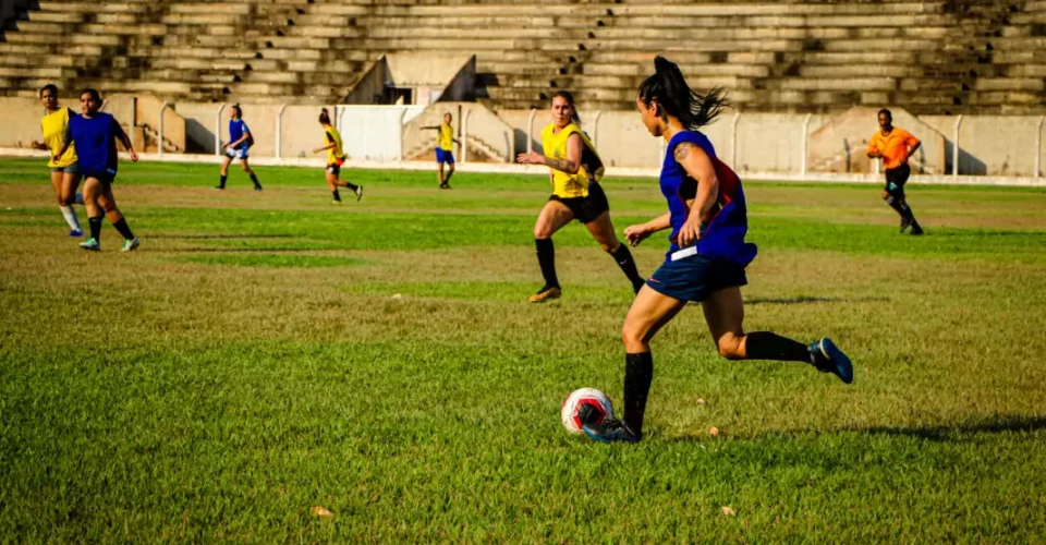 Futebol feminino poderá ser visto por funcionários da prefeitura