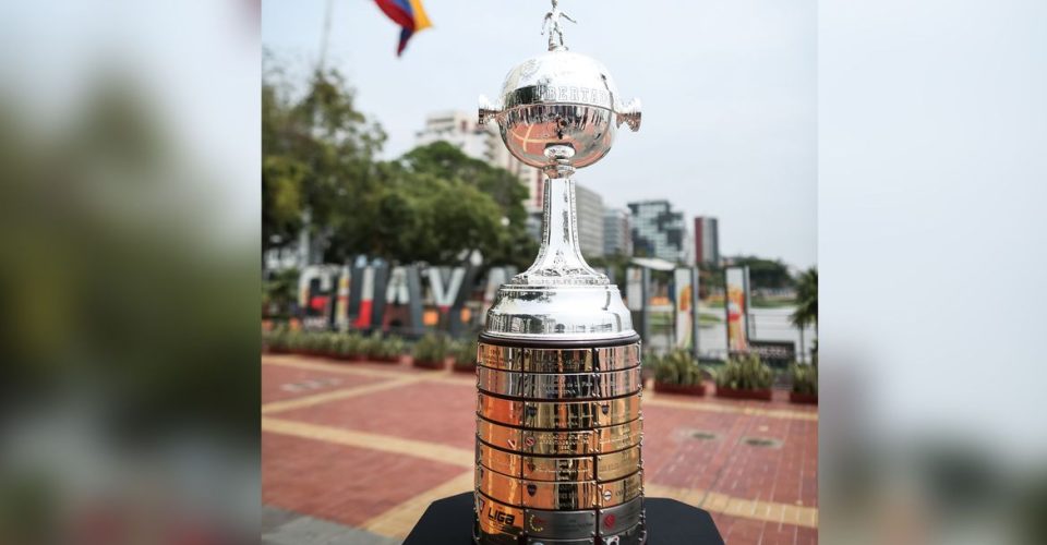 taça, troféu, Libertadores, Quito, bandeira