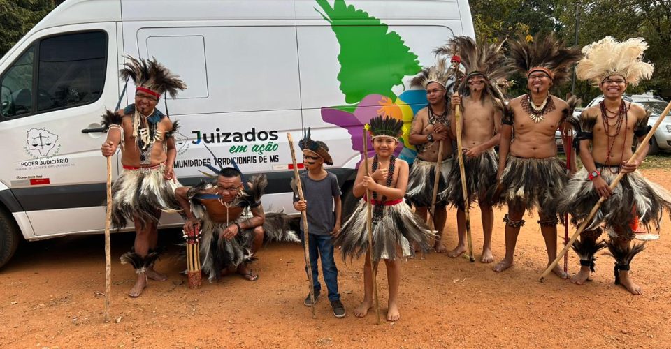 Comunidadesindigenas receberam Carreta da Justiça