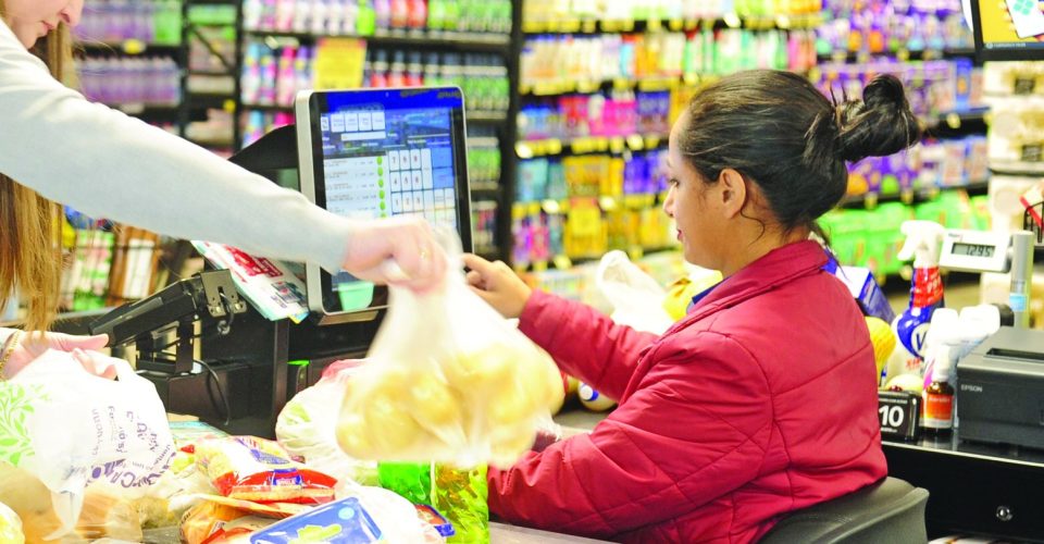 A mudança no regimento trabalhista se estende principalmente a trabalhadores de supermercados
 - Foto: Arquivo/OEMS