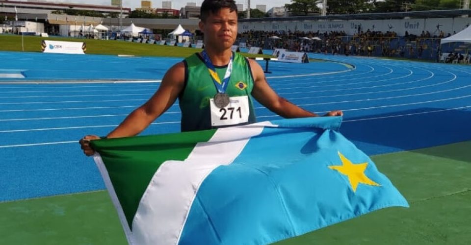 O atleta Yuri Medeiros recebeu medalha de prata no lançamento de dardos (700 gramas)/Foto: Divulgação/Fundesporte