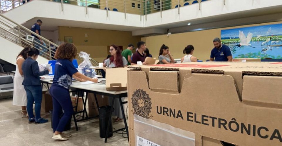 urnas eletrônicas 30