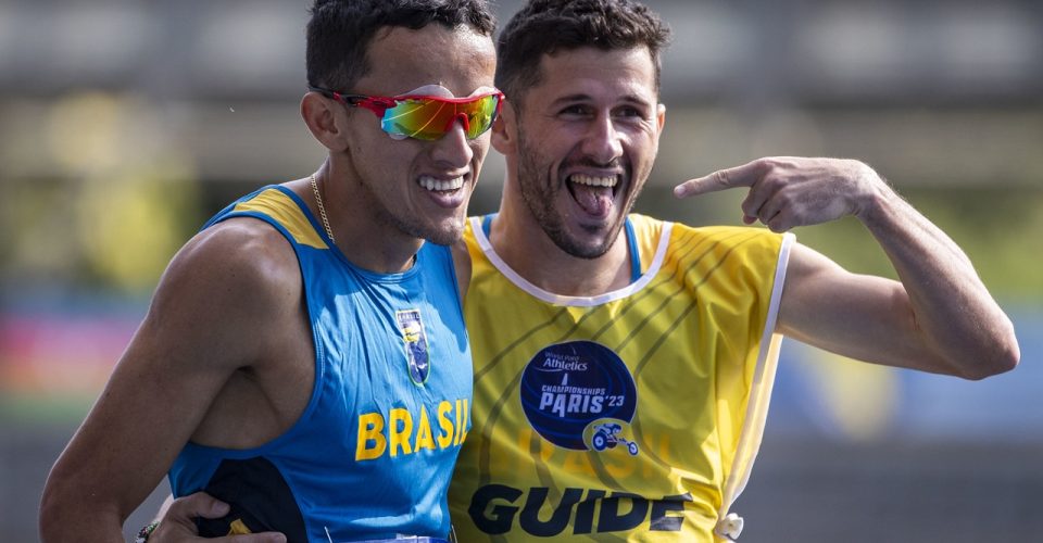 Foto: Fundista durante o
Mundial de Atletismo
de Paris, no Estádio
Sebastian Charlety,
em 13 de julho/Alessandra Cabral - CPB