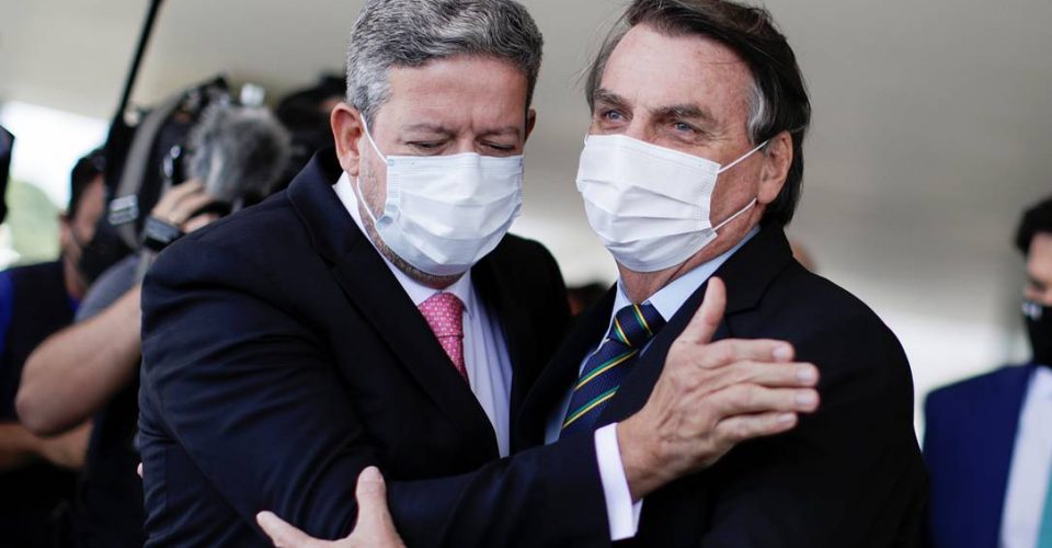 x92176097_Brazils-President-Jair-Bolsonaro-greets-Brazils-Lower-House-Arthur-Lira-after-a-meeti.jpg.pagespeed.ic.3vjtVusEhQ